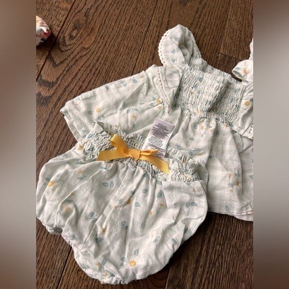Two set bundle 3-6 months baby gap max studio shirt top and shorts EUC - Picture 5 of 6
